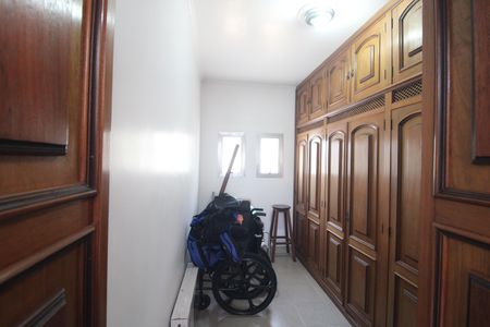 Casa à venda com 550m², 6 quartos e 6 vagasSuíte 2 / closet