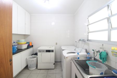 Casa à venda com 550m², 6 quartos e 6 vagasLavanderia