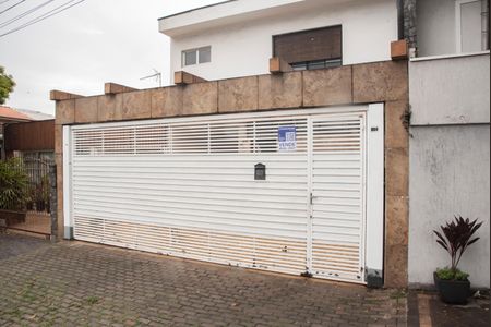 Casa à venda com 200m², 3 quartos e 3 vagasFrente