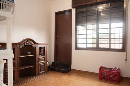 Casa à venda com 200m², 3 quartos e 3 vagasSuíte 2