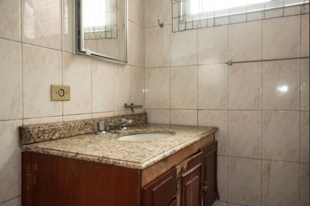 Casa à venda com 200m², 3 quartos e 3 vagasBanheiro da Suíte 2