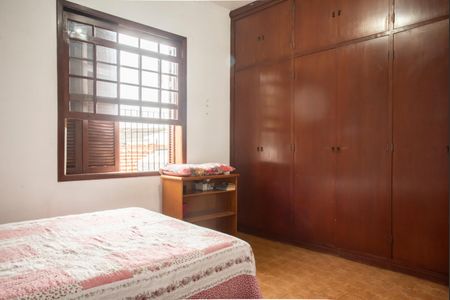 Casa à venda com 200m², 3 quartos e 3 vagasSuíte 1