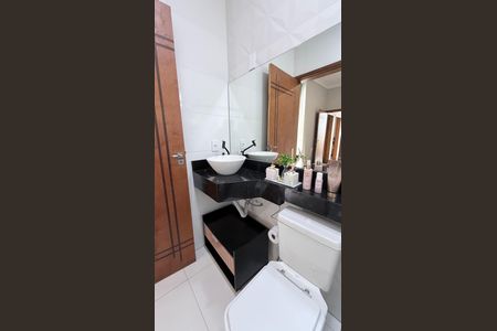 Casa à venda com 118m², 3 quartos e 2 vagas Casa à venda com 118m², 3 quartos e 2 vagasBanheiro da Suíte