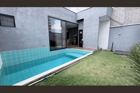 Casa à venda com 118m², 3 quartos e 2 vagas Casa à venda com 118m², 3 quartos e 2 vagasPiscina