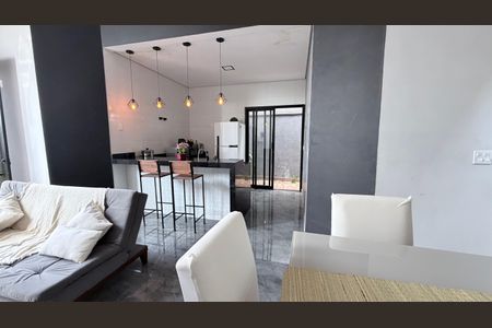 Casa à venda com 118m², 3 quartos e 2 vagas Casa à venda com 118m², 3 quartos e 2 vagasCozinha