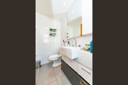 Apartamento à venda com 100m², 3 quartos e 2 vagas Apartamento à venda com 100m², 3 quartos e 2 vagasBanheiro da Suíte