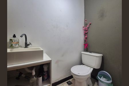 Casa à venda com 360m², 2 quartos e 2 vagas Casa à venda com 360m², 2 quartos e 2 vagasLavabo