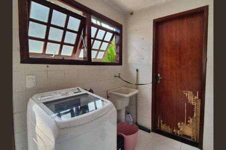 Casa à venda com 360m², 2 quartos e 2 vagas Casa à venda com 360m², 2 quartos e 2 vagasÁrea de Serviço