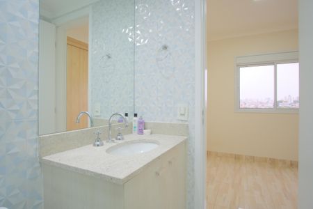 Apartamento à venda com 110m², 3 quartos e 2 vagasBanheiro da Suíte 2