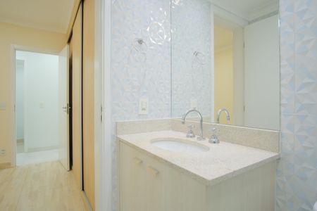 Apartamento à venda com 110m², 3 quartos e 2 vagasBanheiro da Suíte 1