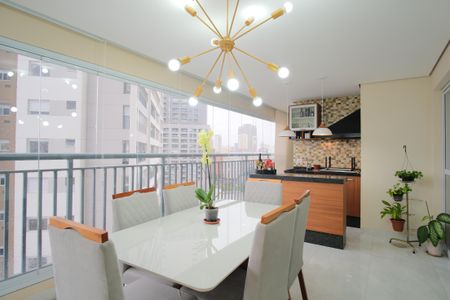 Apartamento à venda com 110m², 3 quartos e 2 vagasVaranda