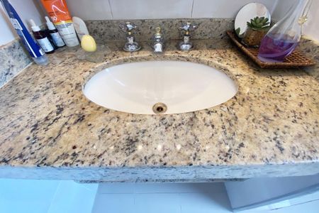 Apartamento à venda com 105m², 2 quartos e 1 vagaBanheiro Social