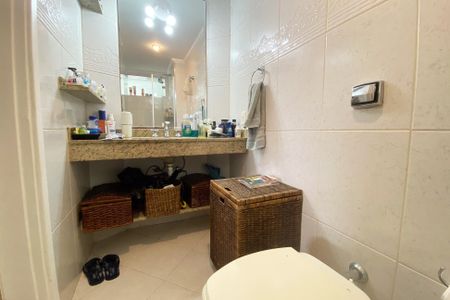 Apartamento à venda com 105m², 2 quartos e 1 vagaBanheiro Suíte 