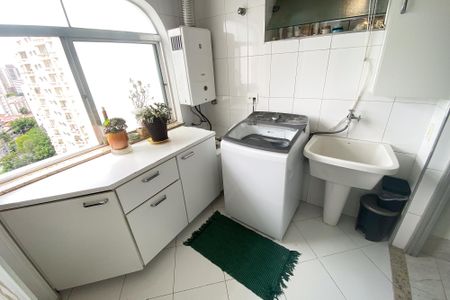 Apartamento à venda com 105m², 2 quartos e 1 vagaÁrea de Serviço