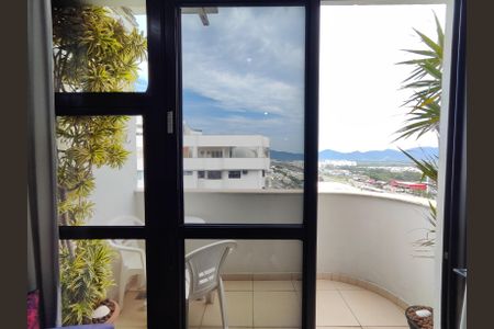 Apartamento à venda com 74m², 2 quartos e 1 vagaVaranda