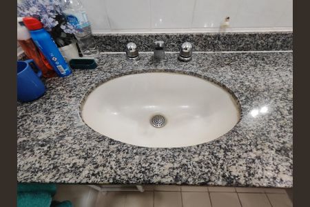 Apartamento à venda com 74m², 2 quartos e 1 vagaBanheiro da Suíte 2