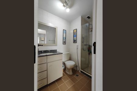 Apartamento à venda com 74m², 2 quartos e 1 vagaBanheiro da Suíte 1