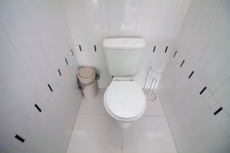 Casa de condomínio à venda com 315m², 5 quartos e 3 vagas Casa de condomínio à venda com 315m², 5 quartos e 3 vagasLavabo Superior