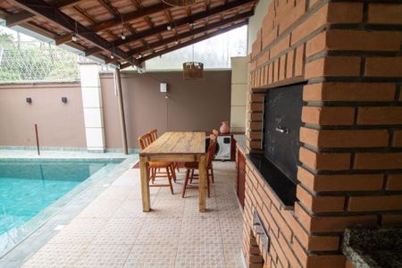 Casa de condomínio à venda com 315m², 5 quartos e 3 vagas Casa de condomínio à venda com 315m², 5 quartos e 3 vagasChurrasqueira