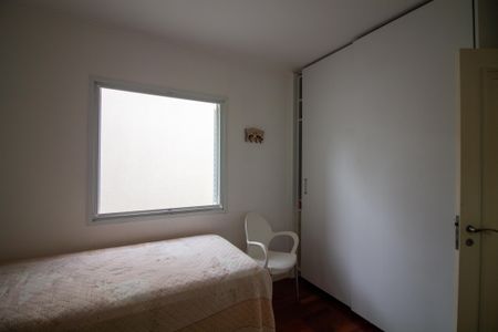 Casa de condomínio à venda com 315m², 5 quartos e 3 vagas Casa de condomínio à venda com 315m², 5 quartos e 3 vagasQuarto 3 - Suíte 1