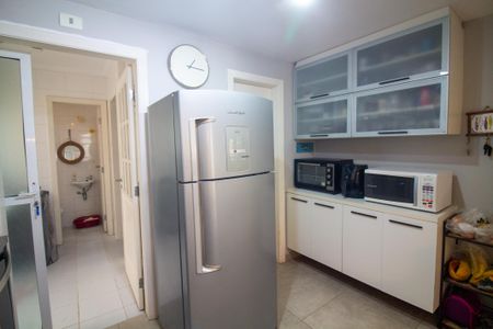 Casa de condomínio à venda com 315m², 5 quartos e 3 vagas Casa de condomínio à venda com 315m², 5 quartos e 3 vagasCozinha