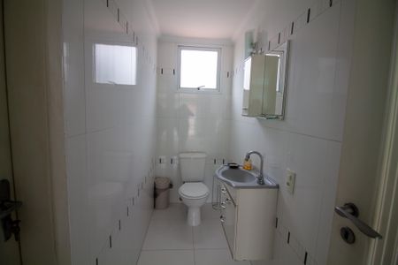 Casa de condomínio à venda com 315m², 5 quartos e 3 vagas Casa de condomínio à venda com 315m², 5 quartos e 3 vagasLavabo Superior