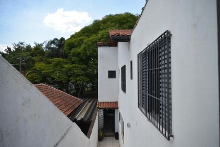 Casa para alugar com 172m², 3 quartos e 2 vagasEscada