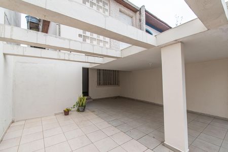 Garagem de casa para alugar com 4 quartos, 250m² em Cambuci, São Paulo