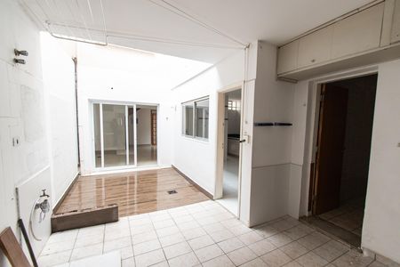 Área de serviço de casa para alugar com 4 quartos, 250m² em Cambuci, São Paulo