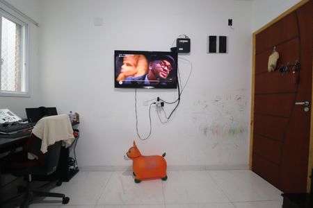 Apartamento à venda com 100m², 2 quartos e 2 vagasSala