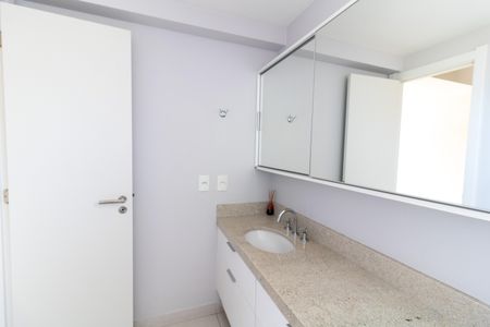 Apartamento à venda com 101m², 3 quartos e 2 vagas Apartamento à venda com 101m², 3 quartos e 2 vagasBanheiro da Suíte