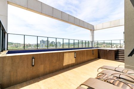 Apartamento à venda com 101m², 3 quartos e 2 vagas Apartamento à venda com 101m², 3 quartos e 2 vagasÁrea comum - Piscina