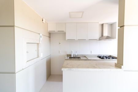 Apartamento à venda com 101m², 3 quartos e 2 vagas Apartamento à venda com 101m², 3 quartos e 2 vagasCozinha e Área de Serviço