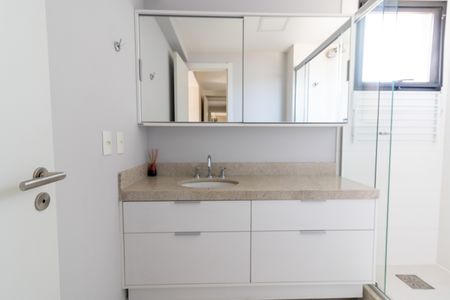 Apartamento à venda com 101m², 3 quartos e 2 vagas Apartamento à venda com 101m², 3 quartos e 2 vagasBanheiro da Suíte