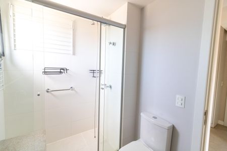 Apartamento à venda com 101m², 3 quartos e 2 vagas Apartamento à venda com 101m², 3 quartos e 2 vagasBanheiro da Suíte
