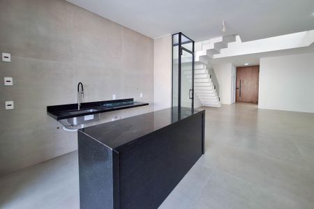 Casa à venda com 250m², 4 quartos e 2 vagasCozinha