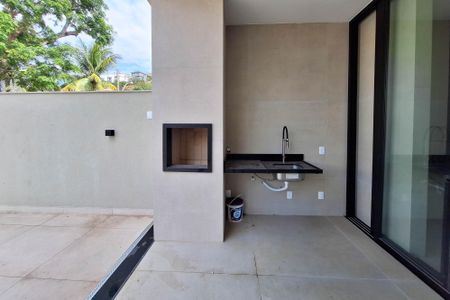 Casa à venda com 250m², 4 quartos e 2 vagasQuintal