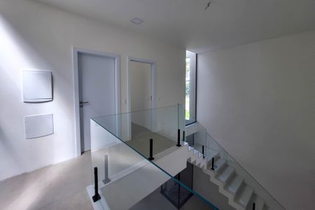 Casa à venda com 250m², 4 quartos e 2 vagasCorredor