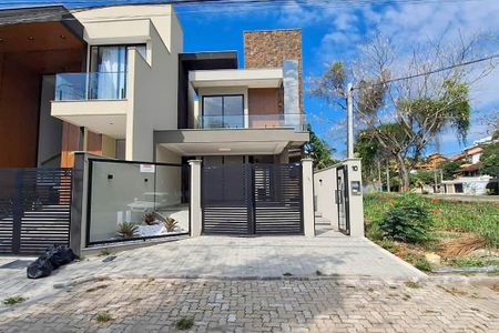 Casa à venda com 250m², 4 quartos e 2 vagasFachada