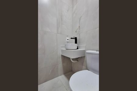 Casa à venda com 250m², 4 quartos e 2 vagasBanheiro da Suíte 2