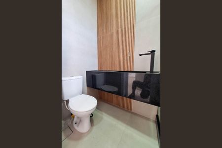 Casa à venda com 250m², 4 quartos e 2 vagasBanheiro Social