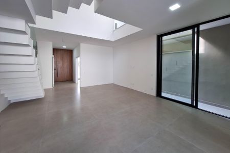 Sala de casa à venda com 4 quartos, 250m² em Camboinhas, Niterói