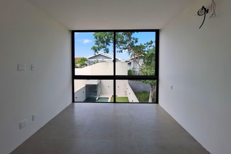 Casa à venda com 250m², 4 quartos e 2 vagasSuíte 3