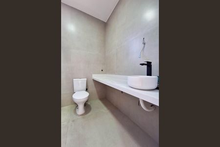 Casa à venda com 250m², 4 quartos e 2 vagasBanheiro da Suíte 1