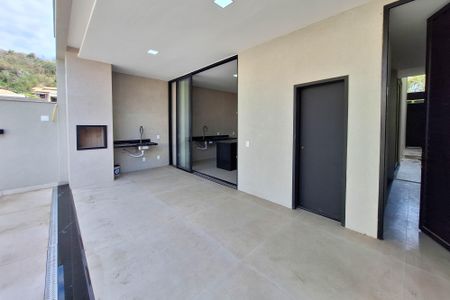 Casa à venda com 250m², 4 quartos e 2 vagasQuintal