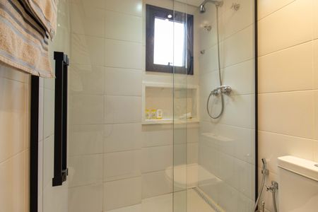 Apartamento à venda com 267m², 4 quartos e 4 vagas Apartamento à venda com 267m², 4 quartos e 4 vagasBanheiro da Suíte 1