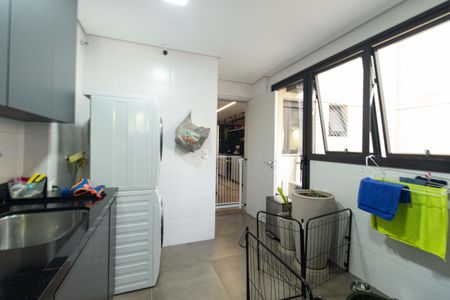 Apartamento à venda com 267m², 4 quartos e 4 vagas Apartamento à venda com 267m², 4 quartos e 4 vagasÁrea de Serviço