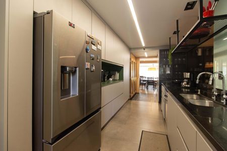 Apartamento à venda com 267m², 4 quartos e 4 vagas Apartamento à venda com 267m², 4 quartos e 4 vagasCozinha