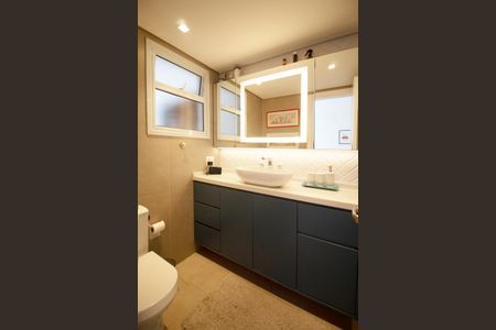 Apartamento à venda com 100m², 2 quartos e 2 vagas Apartamento à venda com 100m², 2 quartos e 2 vagasBanheiro da Suíte 2