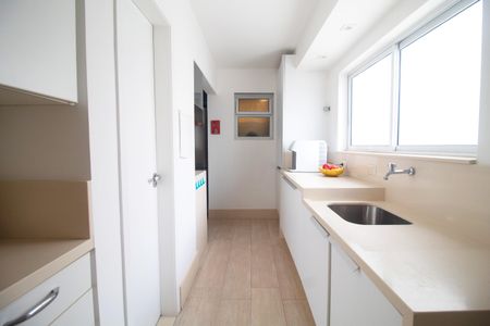 Apartamento à venda com 100m², 2 quartos e 2 vagas Apartamento à venda com 100m², 2 quartos e 2 vagasÁrea de serviço